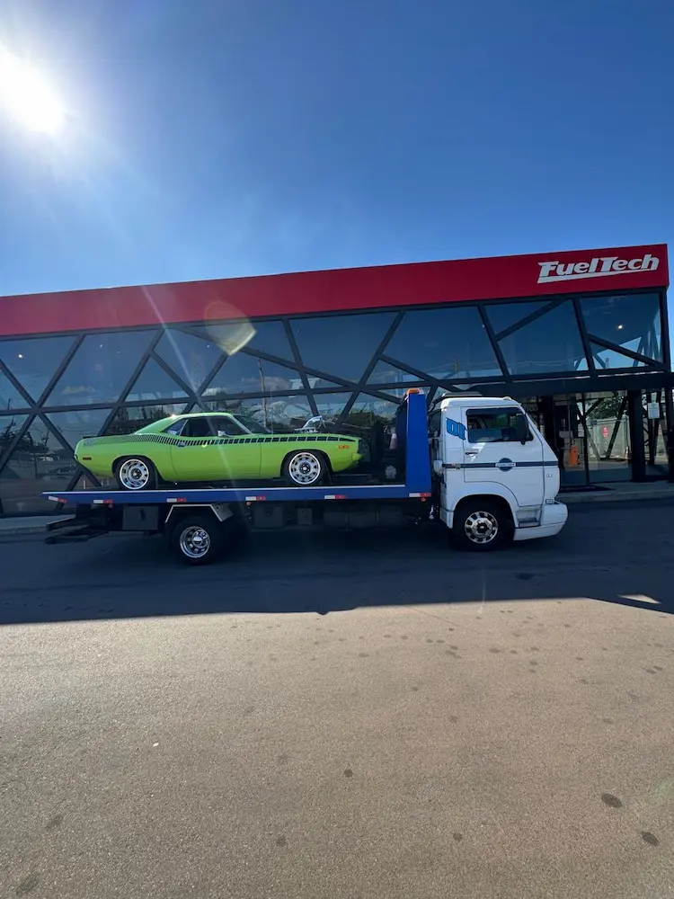 Transporte de carro esportivo pela EIDT Guinchos em Porto Alegre